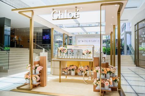 Chloé opens fragrance pop-up store at Harbour City, Hong Kong - Retail in Asia Tokyo Midtown, Jewelry Store Interior, Mall Kiosk, Jewelry Store Design, Jewellery Shop Design, Kiosk Design, Jewellery Showroom, Experiential Marketing, Perforated Metal