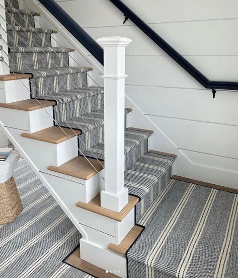 Natural Look Makeup, Striped Stair Runner, Traditional Staircase, Annie Selke, Foyer Decorating, Wooden Stairs, Dash And Albert, Stair Storage, Diy Carpet