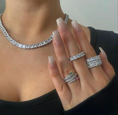 Expensive Jewelry Luxury, Luxe Jewelry, Nail Jewelry, Dope Jewelry, Classy Jewelry, Stacked Jewelry, Jewelry Lookbook, Expensive Jewelry, Fancy Jewelry