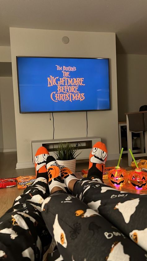 Halloween Date Ideas Aesthetic, Matching Halloween Pajamas For Couples, Halloween Couples Date Night, Matching Halloween Pajamas Black Couples, Halloween Ideas With Boyfriend, Halloween Matching Pjs Couples, Movie Date Couple Aesthetic, Cute Fall Couple Aesthetic, Halloween Matching Pajamas Couple