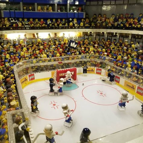 LEGO Sports on Instagram: “Amazing Hockey stadium in Legoland Discovery Center 🏒😍 🏆Do you want to be featured?🏆 👉Follow @lego.sports & Tag #legosports 👈 ⠀ ➡Follow…” Lego Hockey, Hockey Stadium, Lego Sports, Hockey Arena, Lego Modular, Funko Pop Collection, Pop Collection, Custom Ideas, Hockey Mom