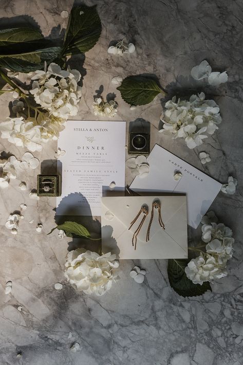 Wedding Suite Photography, Winter Wedding Details, Wedding Flat Lay Inspiration, Montreal Elopement, Bride Detail Shots, Bridal Flatlay, Details Shots Wedding, Wedding Layflat, Invitation Photography