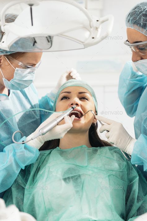 Female Surgeon, Dental Photos, Female Dentist, Family Dental Care, Dentist Clinic, Laser Dentistry, Implant Dentistry, Nursing Fashion, Dental Procedures