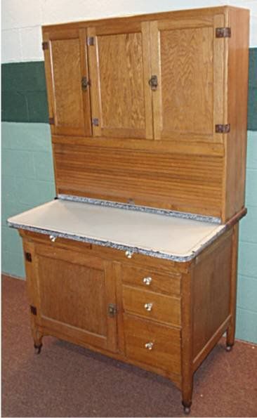 Old Oak Hoosier Cabinet - Love it! Antique Hoosier Cabinet, Antique Kitchen Cabinets, Vintage Kitchen Cabinets, Hoosier Cabinets, Old Kitchen Cabinets, Hoosier Cabinet, Craftsman Kitchen, Cabinetry Design, Cabinet Makeover