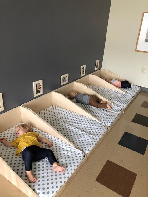 Daycare Interior Design, Toddler Daycare Rooms, Daycare Layout, Daycare Room Design, Daycare Rooms, Kindergarten Interior, Preschool Designs, Classroom Interior, Mudroom Bench Plans