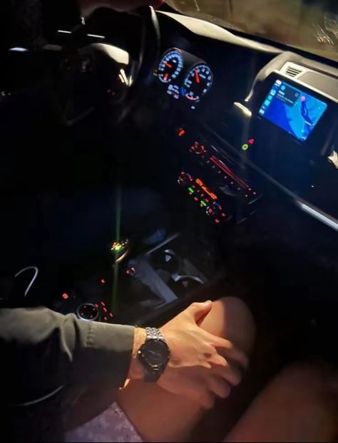 Guys Hand On Thigh, Driving With Hand On Thigh, Hand On Thigh Night, Couple In Car, Couple Hands, Physical Touch, Couples Poses For Pictures, Car Guys, Night Aesthetic