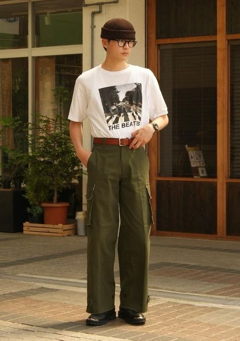 Normal Outfits Simple Men, Painter Outfit Men, Graphic Tee Mens Outfit, 90s Japanese Street Fashion Men, Japanese Street Fashion Men Summer, 90s Fashion Philippines, Americana Outfits Men, Japanese Summer Outfits Men, Japan Street Style Mens