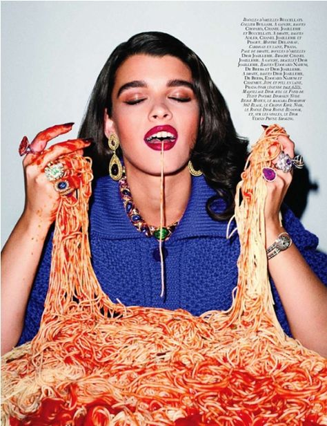 icon Crystal Renn "plus sized model". this  is how all models should be Vogue Paris Editorial, Crystal Renn, Food Photoshoot, French Vogue, Alfred Stieglitz, Carine Roitfeld, Terry Richardson, Vogue Paris, Photography Inspo