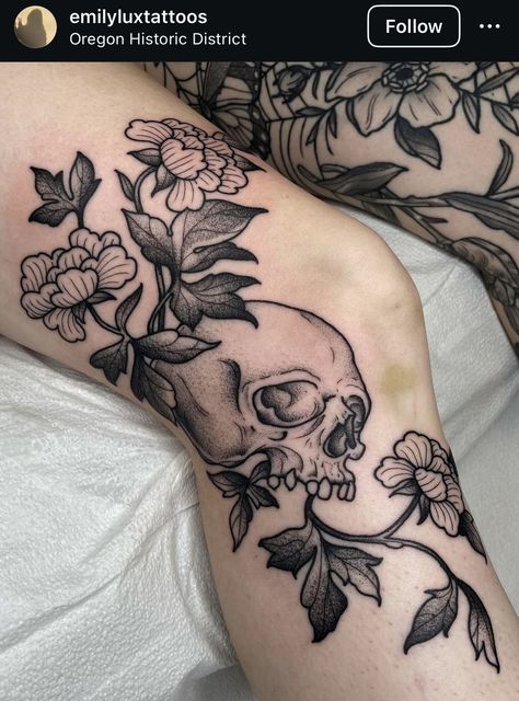 Knee Tattoos, Shin Tattoo, Pieces Tattoo, Spooky Tattoos, Leg Tattoos Women, Gothic Tattoo, Stomach Tattoos, Flowers Tattoo, Tattoo Style Drawings