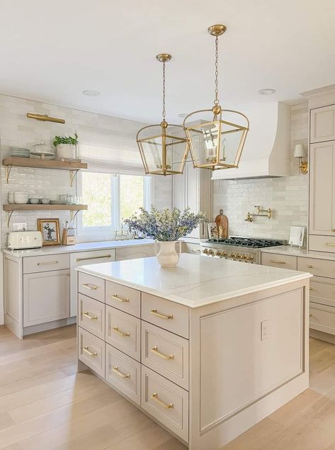 https://youtu.be/yVMjbpvEf1w Cream And Gold Kitchen Ideas, Serene Kitchen, 2024 Kitchen Trends, Hawaii Kitchen, Sherwin Williams Greige, Kitchen Trends 2024, Greige Kitchen Cabinets, Library Renovation, Greige Kitchen