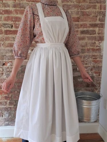 Pour La Victoire: Victorian/Edwardian Kitchen Apron Tutorial & Pattern Apron Dress Pattern, Victorian Aprons, Edwardian Kitchen, Apron Tutorial, Fashion Apron, Pinafore Apron, Dresses By Pattern, Cottagecore Outfits, Old Fashion Dresses