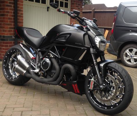 #ducati #diavel Diavel Custom, Ducati Diavel Carbon, Arch Motorcycle, Moto Ducati, Stylish Bike, Ducati Motorcycles, Moto Bike, Ducati Diavel, Cool Motorcycles