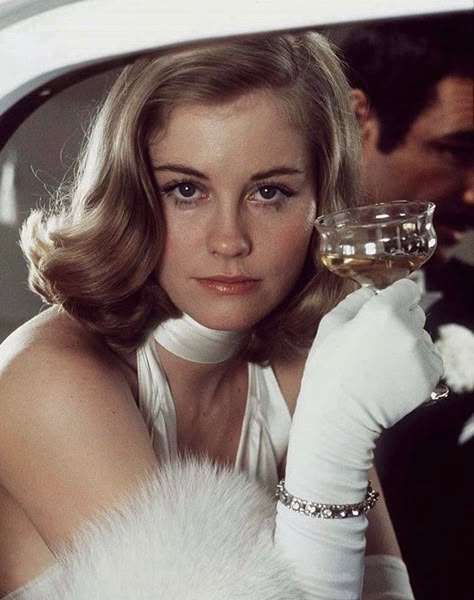 Goncharov 1973, Cybill Shepherd, Last Love, Memphis Tennessee, Taxi Driver, Old Hollywood, A Woman, Hollywood, Blonde