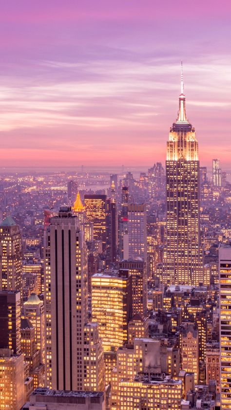 Pink And Purple City Aesthetic, New York City Pink Aesthetic, New York Pink Wallpaper, Nyc Pink Aesthetic, Cute City Pictures, New York Pink Aesthetic, City Background Aesthetic, Nyc Skyline Wallpaper, Pink City Wallpaper