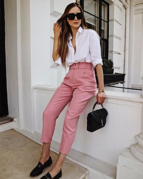 Tumblr, Pink Pants Outfit Work, Pink Pants Outfit, Fall Business Casual Outfits, Pants Outfit Work, Women Looks, White Pants Casual, Pants With Belt, Basic Black Dress