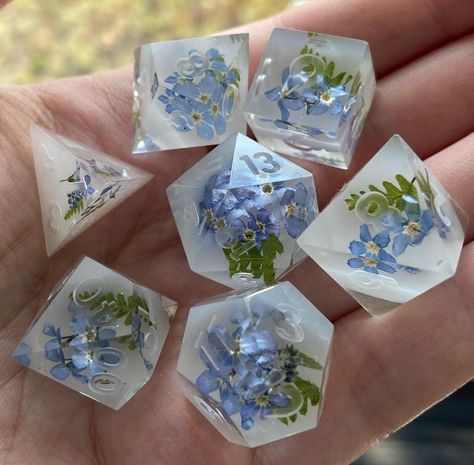 Cool Dnd Dice, Dnd Diy, Dnd Crafts, Dungeons And Dragons Dice, Dnd Dice, D&d Dungeons And Dragons, Dungeons And Dragons Homebrew, Pen And Paper, Dnd Characters