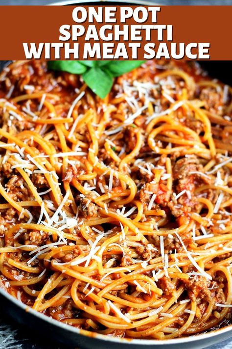 One Pot Spaghetti with Meat Sauce is the perfect simple weeknight meal using only ONE pot! Everyone will rave about this easy dinner dish! Easy Meat Spaghetti Sauce, Easy One Pot Spaghetti, One Pot Spaghetti With Meat Sauce, 1 Pot Spaghetti, One Pot Spaghetti With Jar Sauce, One Pan Spaghetti, One Pot Spaghetti Recipe, Fire Meals, Meat Sauce Spaghetti