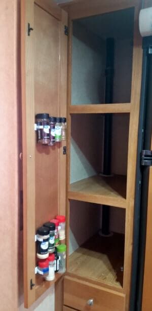 Rv Spice Rack Ideas, Rv Pantry Storage Ideas, Rv Pantry Organization, Rv Pantry, Pantry Hacks, Pantry Rack, Pallet Closet, Sliding Cupboard, Slide Out Pantry