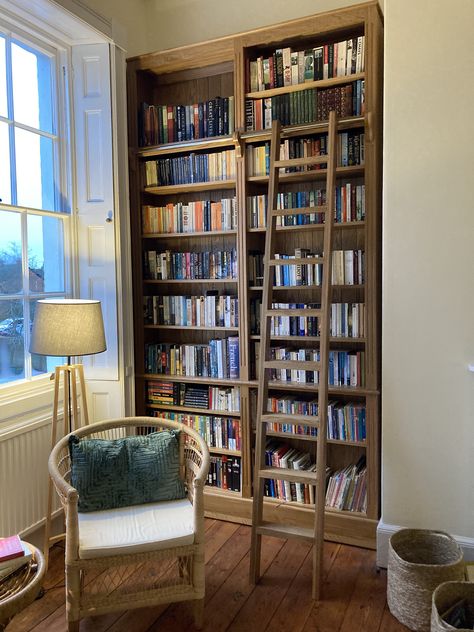 Beautiful solid oak bookcase with library ladder, made to measure to fit perfectly in this high ceilinged room.  It looks like it's always been there! Small Library With Ladder, Home Library With Ladder, Bookshelf With Ladder, Small Home Library Room, Tiny Library Room, Small Home Libraries, Oak Bookshelf, Working Room, Home Library Rooms