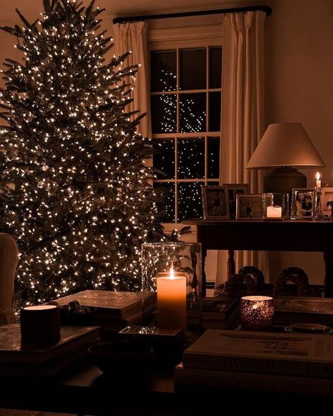 Kos, Natal, Mandy Eno, Christmas Dreaming, Cozy Christmas Decor, Cosy Christmas, Christmas Interiors, Christmas Inspo, Christmas Bedroom