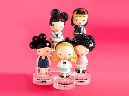 harajuku-lovers-perfume Harajuku Girls Gwen Stefani, Gwen Stefani Harajuku, 3d Wallpaper Cute, Harajuku Lovers, Harajuku Girls, Clothespin Dolls, Celebrity Perfume, Essential Oil Perfume, Japanese Street Fashion