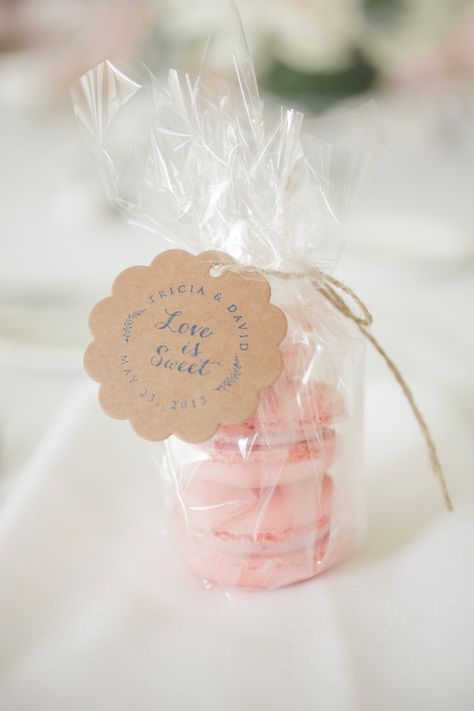 In keeping with the pale pink color scheme, guests took home little bags of raspberry macarons. Macaroon Wedding Favors, Wedding Souvenirs For Guests, Wedding Party Favors Diy, Raspberry Macarons, Wedding Macarons, Classic Romantic Wedding, Wedding Reception Favors, Baby Shower Gift Bags, Creative Wedding Favors