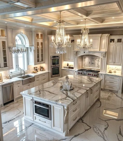 Marvel Kitchen, French Country Kitchen Cabinets, Grandma Kitchen, Small House Remodel, Glamorous Kitchen, Beautiful Kitchen Cabinets, Classic Kitchen Design, Kitchen Appliances Luxury, Dream Kitchens Design