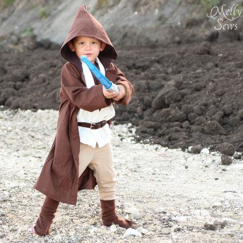 DIY Kids Obi Wan Kenobi Costume - Melly Sews Kids Jedi Costume, Jedi Costume Diy, Kids Star Wars Costumes, Obi Wan Kenobi Costume, Star Wars Costumes Diy, Disfraz Star Wars, Jedi Costume, Melly Sews, Star Wars Sith