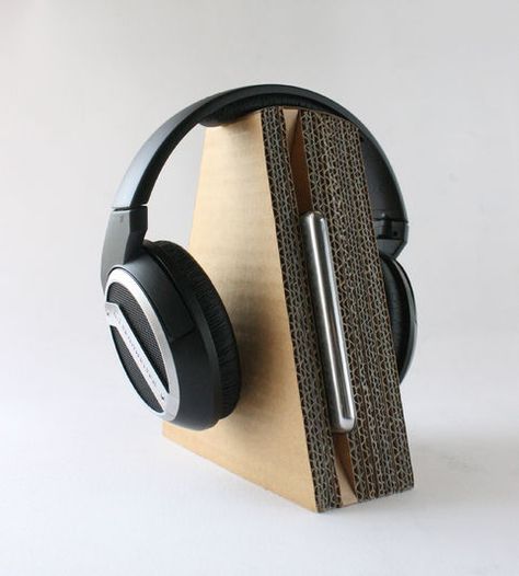 THE DIY HEADPHONE STAND THREAD - Page 118 Diy Headphone Stand, Skullcandy Headphones, Wood Headphones, Diy Headphones, Headphone Splitter, Headphone Storage, Headset Stand, Dj Headphones, Headphone Stand