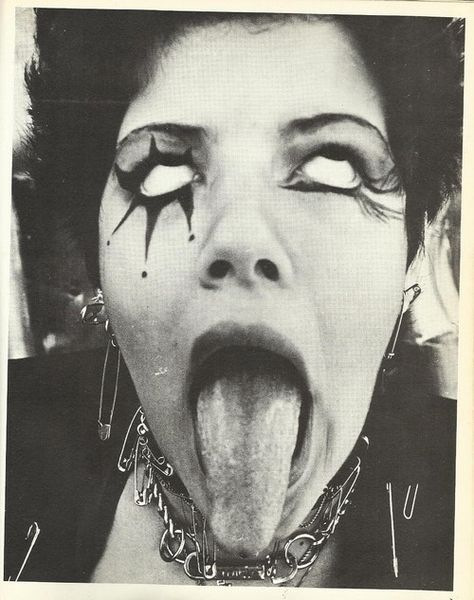 Chicas Punk Rock, Chica Punk, Teddy Boy, 70s Punk, Dark Wave, 80s Punk, Punk Makeup, Punk Culture, Arte Punk