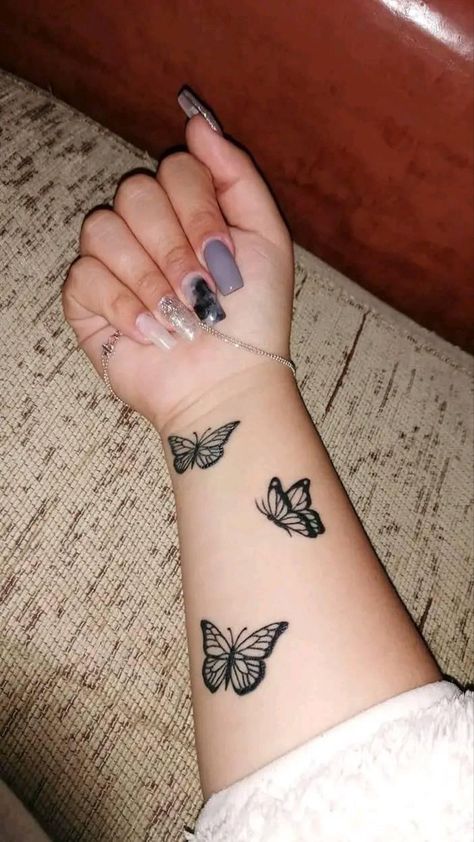 Wrist Tattoos Ideas, Tattoo On Wrist, Side Wrist Tattoos, Hand Tattoos For Girls, Cute Hand Tattoos, Pretty Hand Tattoos, Small Pretty Tattoos, Tattoos For Black Skin, Forearm Tattoo Women