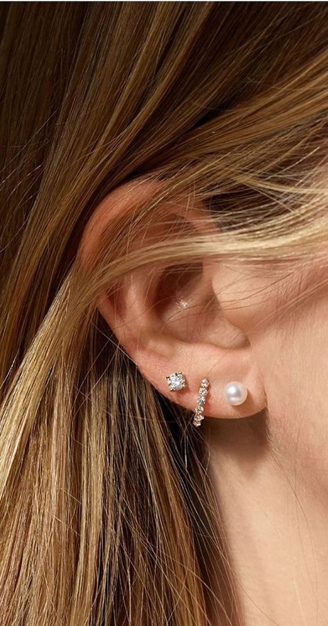 Fashion Ear Piercings, 3 Ear Peicerings Ideas, Elegant Ear Piercings Classy Beautiful, Multiple Ear Piercings Wedding, Multiple Ear Piercings Classy, Ear Party Inspiration, 3 Lobe Piercings Ideas Minimalist, 2nd And 3rd Hole Piercings, How To Style Ear Piercings