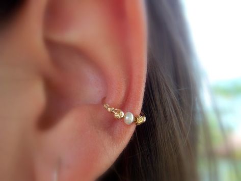 Gold filled Conch / Helix / Cartilage Hoop Ring piercing, Beaded Helix Hoop, Helix Jewelry, pearl conch ,  conch jewelry Piercing Conch, Tragus Hoop, Helix Jewelry, Conch Jewelry, Ring Piercing, Helix Hoop, Conch Earring, Cartilage Earrings Hoop, Cartilage Hoop