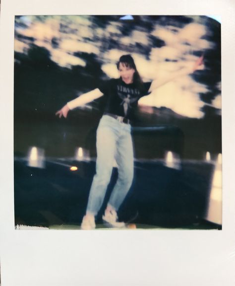 Polaroid Picture, Polaroid Photography, Instant Photography, Harry Styles Poster, Photography Help, Vintage Polaroid, Polaroid Pictures, Polaroid Photos, Garden Girls