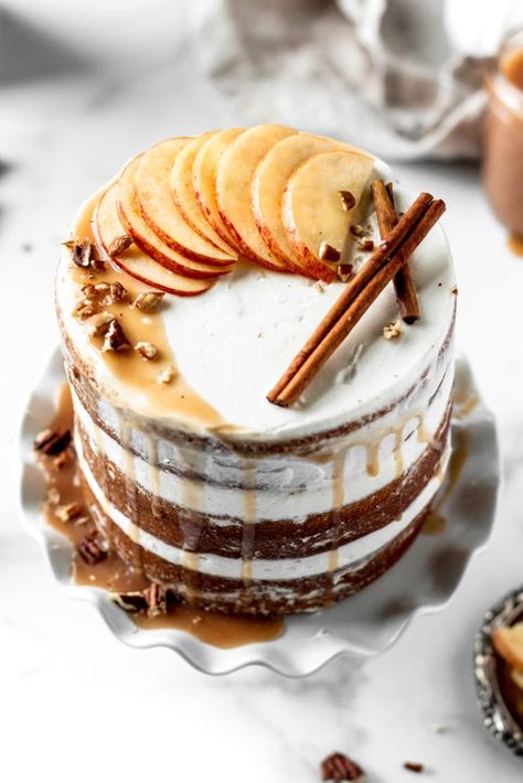 Maple Spice Cake with Maple Frosting - BARAN BAKERY Icing For Cake, Cake With Maple Frosting, Frosting For Cake, Maple Icing, Winter Torte, Apple Cinnamon Cake, Maple Frosting, Thanksgiving Cakes, Torte Cupcake