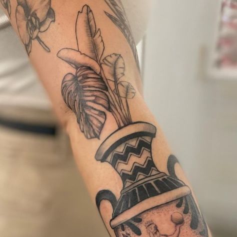 Ani - Vancouver Tattoo Artist on Instagram: "Finished up Maiara’s Aquarius themed Greek vase, thank you 🥰 #vasetattoo #greekvasetattoo #poseidontattoo #monsteratattoo #plantlover #aquariustattoo #aquarius" Aquarius Vase Tattoo, Aquarius Vase, Vase Tattoo, Vancouver Tattoo, Poseidon Tattoo, Greek Vase, Aquarius Tattoo, Greek Vases, Artist On Instagram