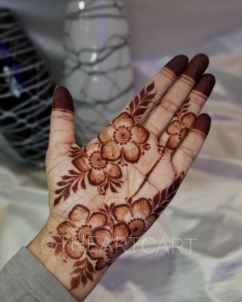 Front Mehndi, Beautiful Mehndi Designs, Simple Mehendi Designs, Latest Henna Designs, Mehndi Designs For Kids, Simple Mehndi Designs Fingers, Very Simple Mehndi Designs, Full Mehndi Designs, Mehndi Designs Front Hand