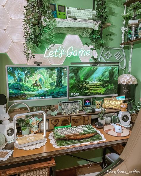 Green Pc, Aesthetic Gaming, Gaming Aesthetic, Gaming Desk Setup, Cozy Gaming, Cozy Desk, Bedroom Stuff, Gamer Setup, Computer Setups