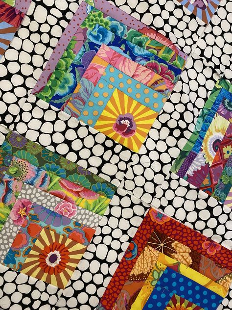 I Started a New Quilt. Of Course I Did – agilejack Tela, Patchwork, Kaffe Fassett Log Cabin Quilts, Kaffe Facett Quilts, Material Obsession Kathy Doughty, Bohemian Quilt Ideas, Modern Scrappy Quilts, Quilt Patterns With Squares, Patchwork Quilts Bohemian