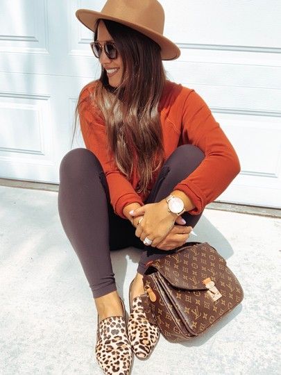 Orange Top Outfit, Orange Sweater Outfit, Zapatos Animal Print, Stile Blair Waldorf, Adrette Outfits, Burnt Orange Sweater, Thanksgiving Outfit Ideas, Cute Thanksgiving Outfits, What To Wear Fall