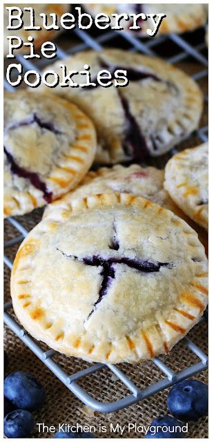 Blueberry Pie Cookies ~ Stuffed full of homemade fresh blueberry pie filling, these tasty Cookies are just like eating an adorable mini little blueberry pie. Just no fork required! www.thekitchenismyplayground Mini Pie Cookies, Blueberry Pie Cookies Recipe, Blueberry Pie Cookies, Blueberry Cookies Recipes, Mini Blueberry Pies, Blueberry Pies, Fresh Blueberry Pie, Homemade Blueberry Pie, Amazing Cookie Recipes