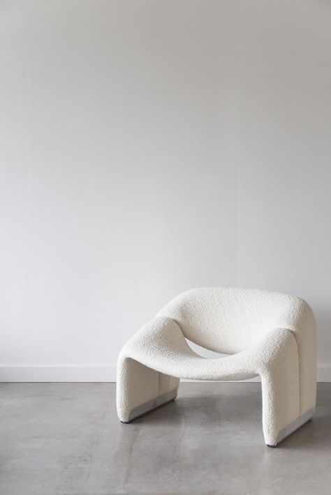 Groovy Chair, Minimalist Chair, Pierre Paulin, Minimalist Interior Design, Minimalist Living, Take A Seat, Minimalist Interior, Minimalist Living Room, Interior Furniture