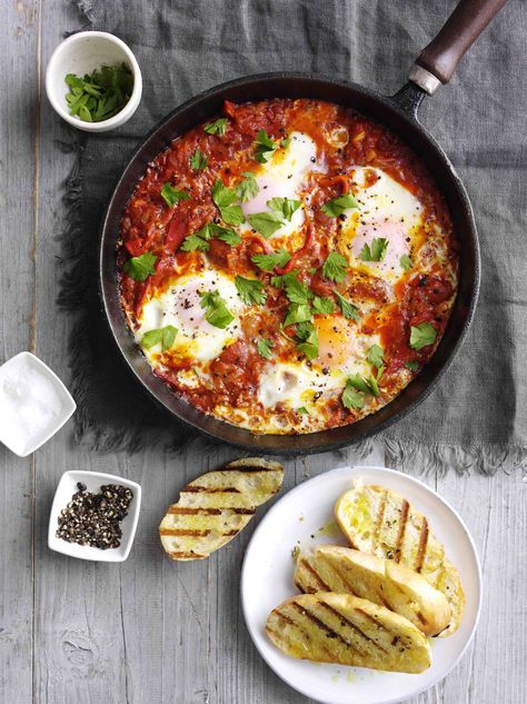 Try our shakshuka recipe. The classic brunch dish shakshuka is vegetarian and quick and easy to make, one of our favourite eggs ideas for breakfast Mushroom Gnocchi, Walnut Meat, Arabisk Mad, Boiled Egg Recipes, Shakshuka Recipes, Spinach Mushroom, Diner Recept, Brunch Dishes, Brunch Ideas