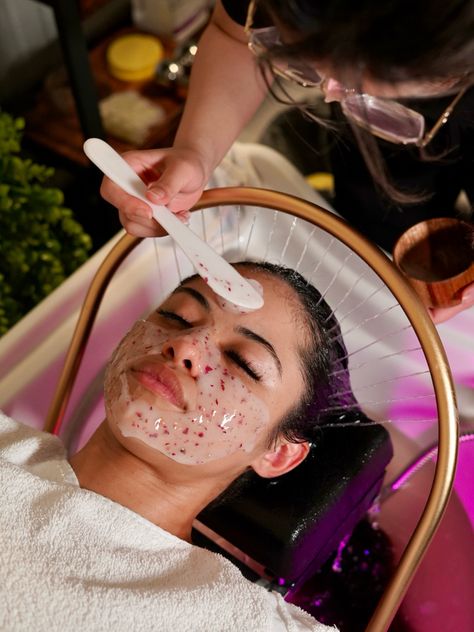 Services Spa Therapist Aesthetic, Head Spa Aesthetic, Japanese Head Spa, Aerocity Delhi, Head Spa, Spa Girl, Beauty Careers, Hair Services, Mini Facial