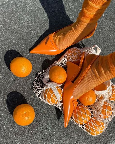 Aesthetic Fruits, Fruits Aesthetic, Summer Wallpaper Aesthetic, Wallpaper Aesthetic Wallpaper, Orange You Glad, Vogue India, Orange Aesthetic, Orange Wallpaper, Color Harmony