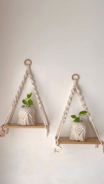 Home Decor Apartment, Macrame Shelf, Dream Catcher Decor, Macrame Wall Hangings, Macrame Mandala, Diy Macrame Plant Hanger, Macrame Wall Hanging Patterns, Diy Plant Hanger, Macrame Plant Holder