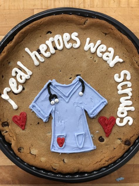 Nurses Week Cake Ideas, Cakes For Nurses, Wilton Decorating Tips, Message Cookies, Nurse Cookies, Cookie Cake Designs, Nurse Appreciation Week, Cookie Cakes, Buttercream Cake Decorating