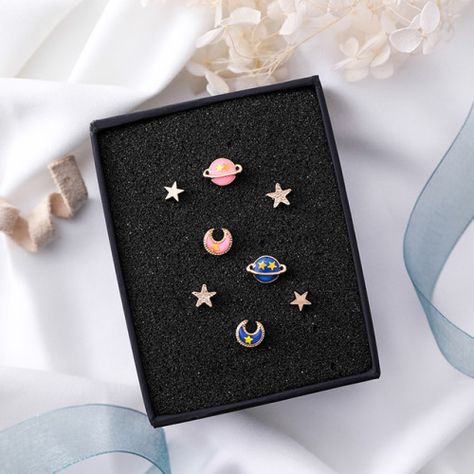 Space Aesthetic Accessories, Space Aesthetic Outfit, Space Accessories, Aesthetic Stars, Earrings Space, Space Earrings, Clothes Kawaii, Space Aesthetic, Planet Earrings