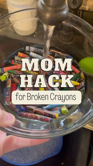 𝐂𝐡𝐞𝐥𝐬𝐞𝐚 𝐃𝐲𝐚𝐧 | Simple Mom Hacks on Instagram: "We don’t like to waste in this house - yes even when it comes to broken crayons. So instead, we get creative! 🖍 Not only are these giant crayons super fun to make to make with your kids, they are almost impossible to break! Which means less toddler tantrums 😇 Would you try this hack? Tell me in the comments! 💁🏻‍♀️ #momhack #momhacks #momhack101 #momhacks101 #toddlerhack #rainbowcrayons #crayoncrafts #toddlercrafts #crayola #momoffour What To Do With Broken Crayons, Making Crayons From Broken Crayons, Broken Crayon Crafts, Melted Crayon Crafts, Toddler Tantrums, Rainbow Crayons, Making Crayons, Toddler Hacks, John Luke