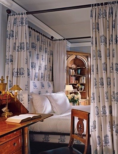 Simple Bed Designs, Decor Videos, White Sheets, Simple Bed, Poster Bed, Four Poster, Traditional Bedroom, New York Apartment, Dreamy Bedrooms